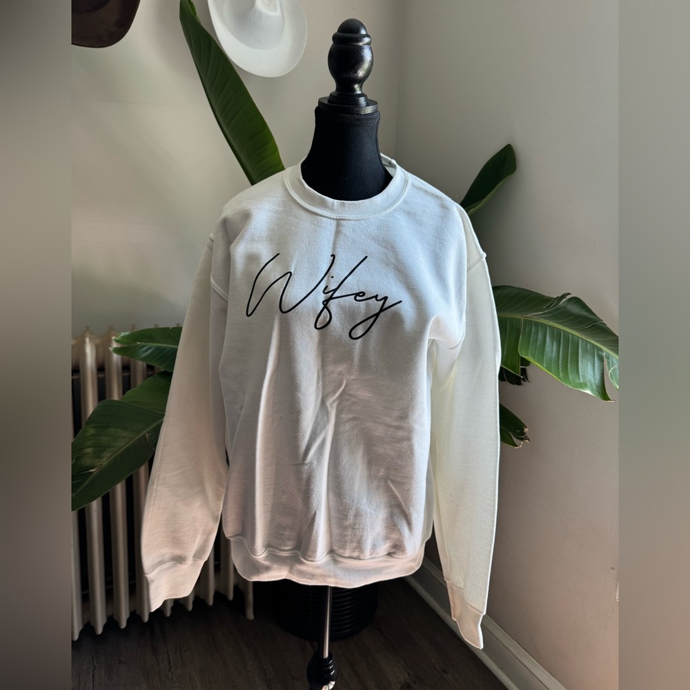 White 'Wifey” Crewneck